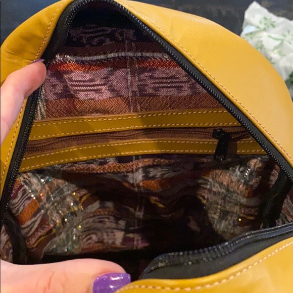 Mustard 100% genuine leather backpack - Picture 4 of 4